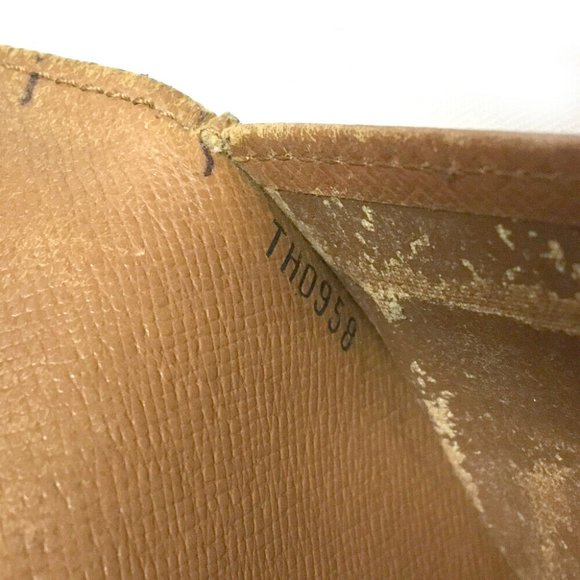 AUTHENTIC Louis Vuitton Monogram WALLET - Picture 9 of 9